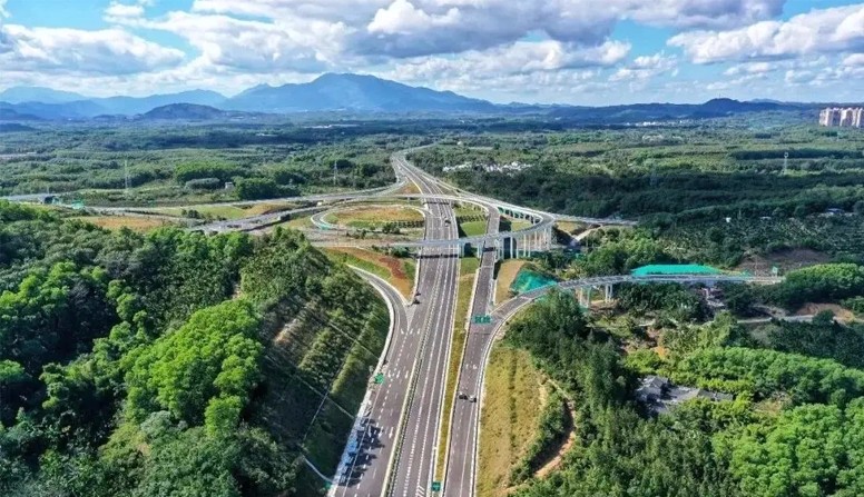 海南省萬(wàn)寧至洋浦高速公路第二代建段環(huán)境保護(hù)、景觀(guān)及服務(wù)設(shè)施工程(項(xiàng)目名稱(chēng))